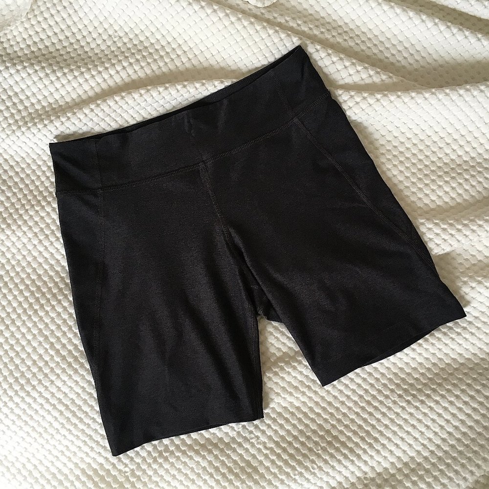 Outdoor Voices Shorts size large